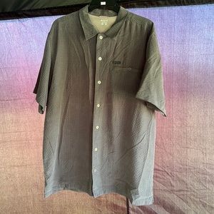 Columbia short sleeve button up large